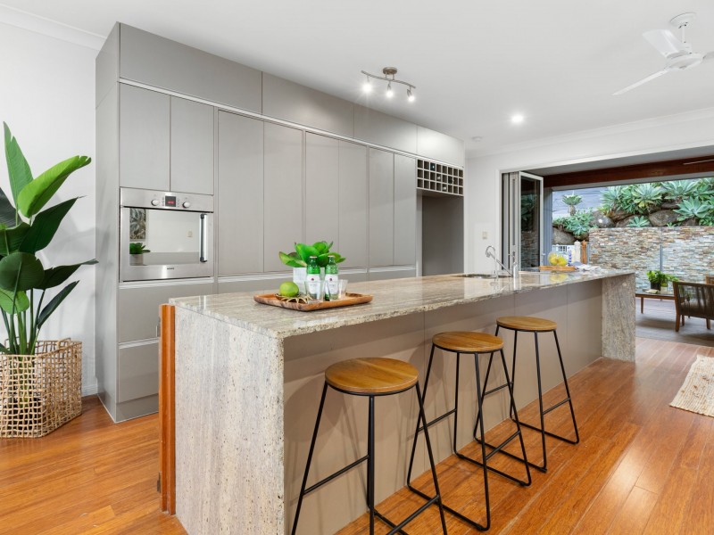 15 Barossa Close, Brinsmead QLD 4870