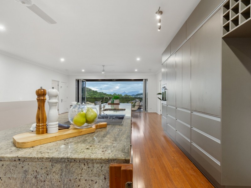 15 Barossa Close, Brinsmead QLD 4870