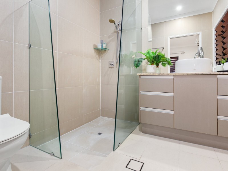 15 Barossa Close, Brinsmead QLD 4870