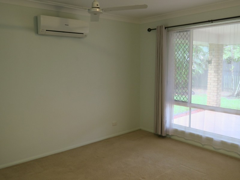 8 Obersky Close, Brinsmead QLD 4870