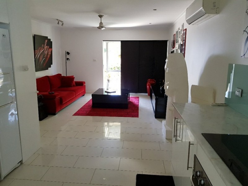 1/36 Old Smithfield Road, Freshwater QLD 4870