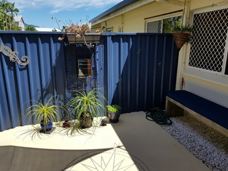 1/36 Old Smithfield Road, Freshwater QLD 4870