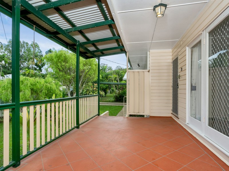 28 Nolan Street, Whitfield QLD 4870