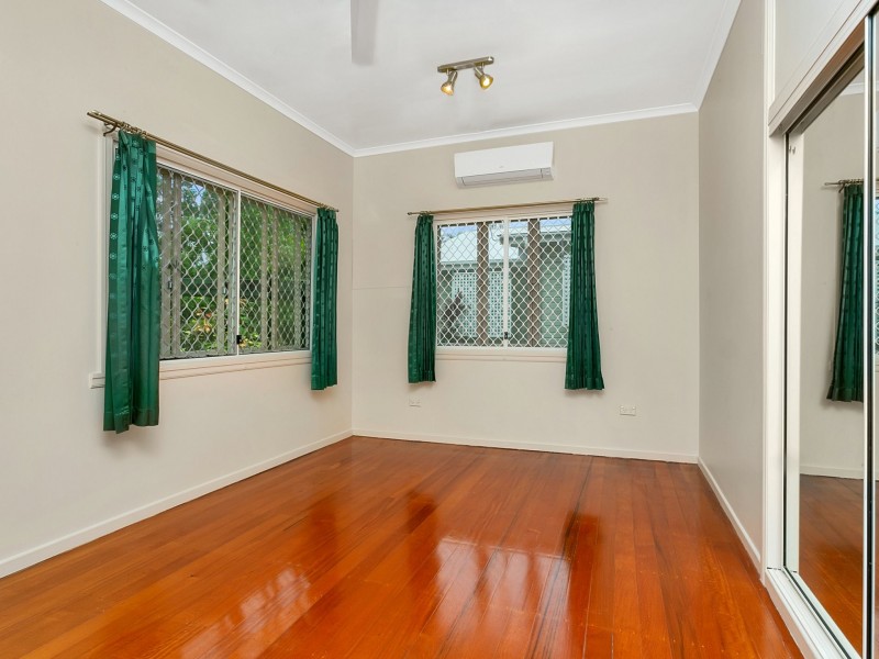 28 Nolan Street, Whitfield QLD 4870