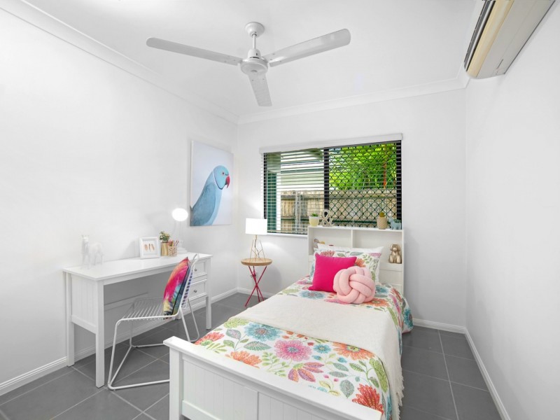 2 Bromell Close, Redlynch QLD 4870