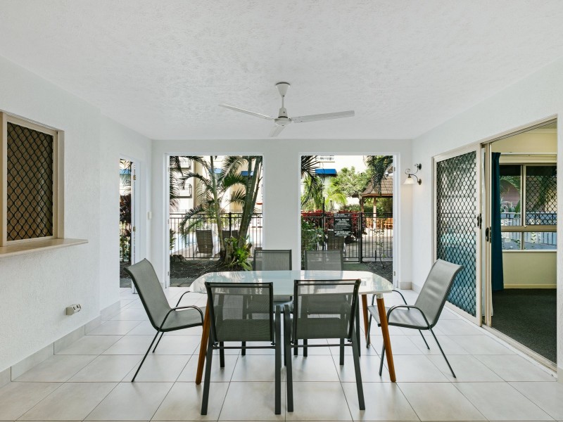 1505/2 Greenslopes Street, Cairns North QLD 4870