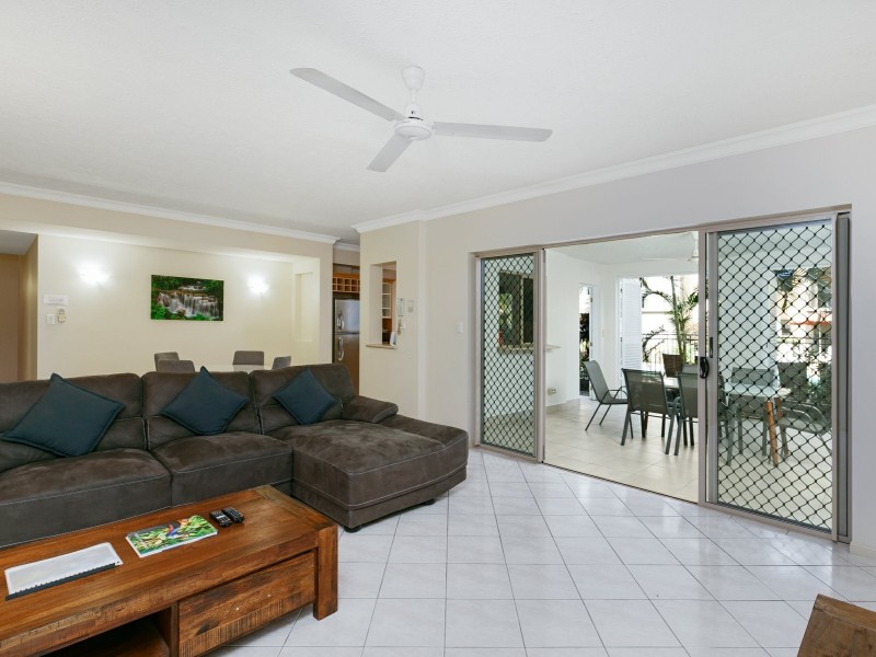 1505/2 Greenslopes Street, Cairns North QLD 4870