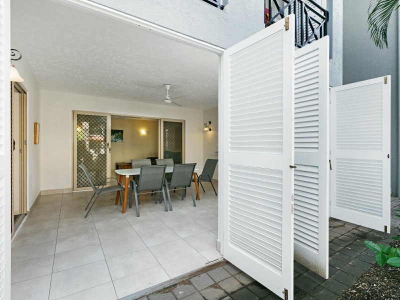 1505/2 Greenslopes Street, Cairns North QLD 4870