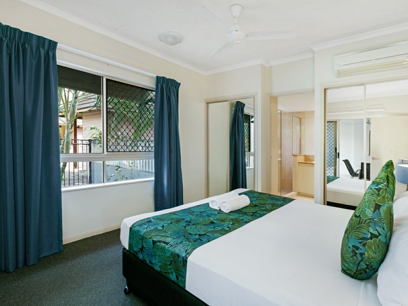 1505/2 Greenslopes Street, Cairns North QLD 4870