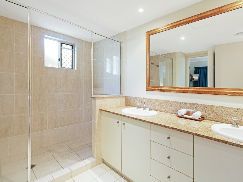 1505/2 Greenslopes Street, Cairns North QLD 4870