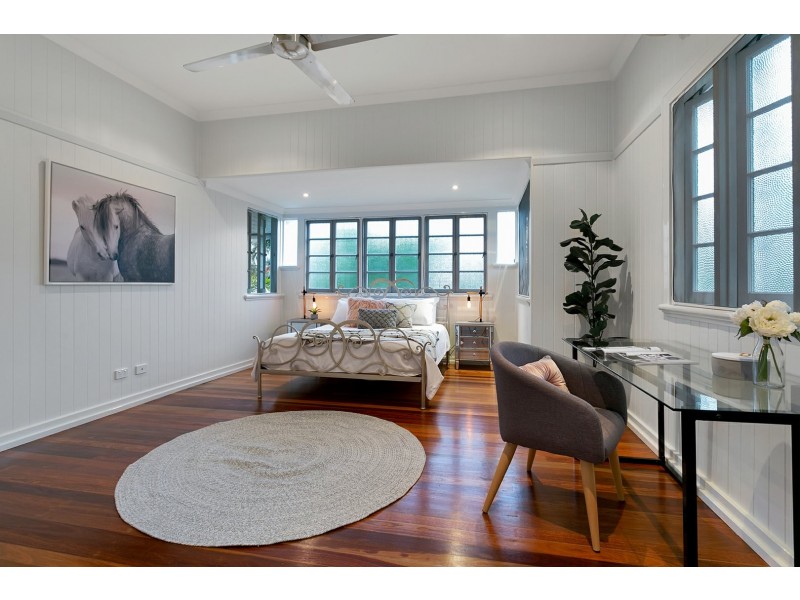 140 Greenslopes Street, Edge Hill QLD 4870