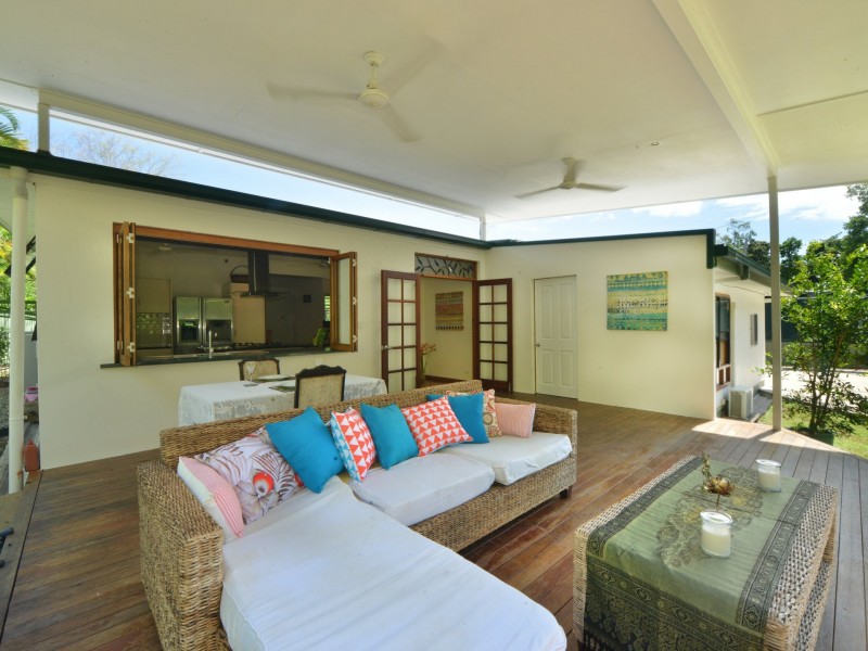 4 Byrnes Close, Whitfield QLD 4870