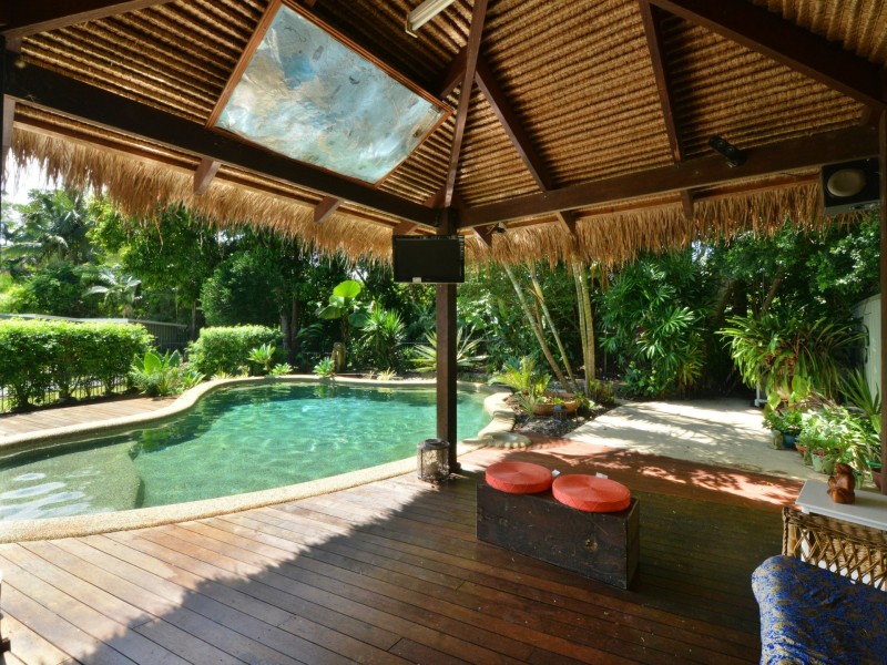 4 Byrnes Close, Whitfield QLD 4870