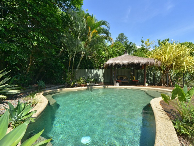 4 Byrnes Close, Whitfield QLD 4870