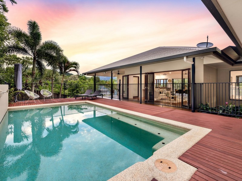 4 Fallon Close, Brinsmead QLD 4870