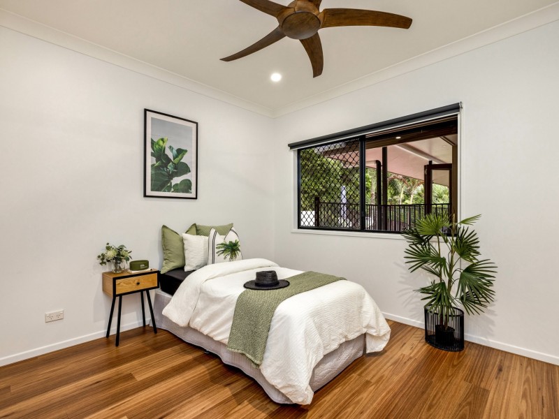 4 Fallon Close, Brinsmead QLD 4870