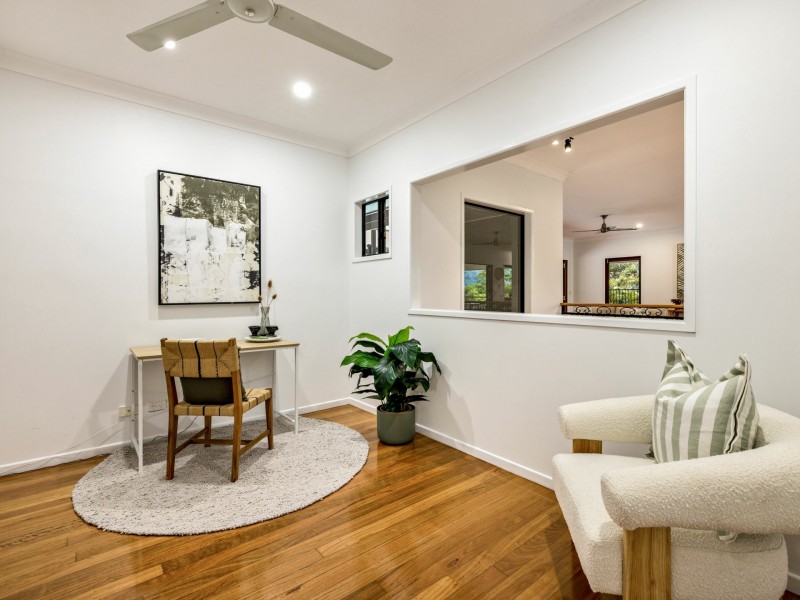 4 Fallon Close, Brinsmead QLD 4870