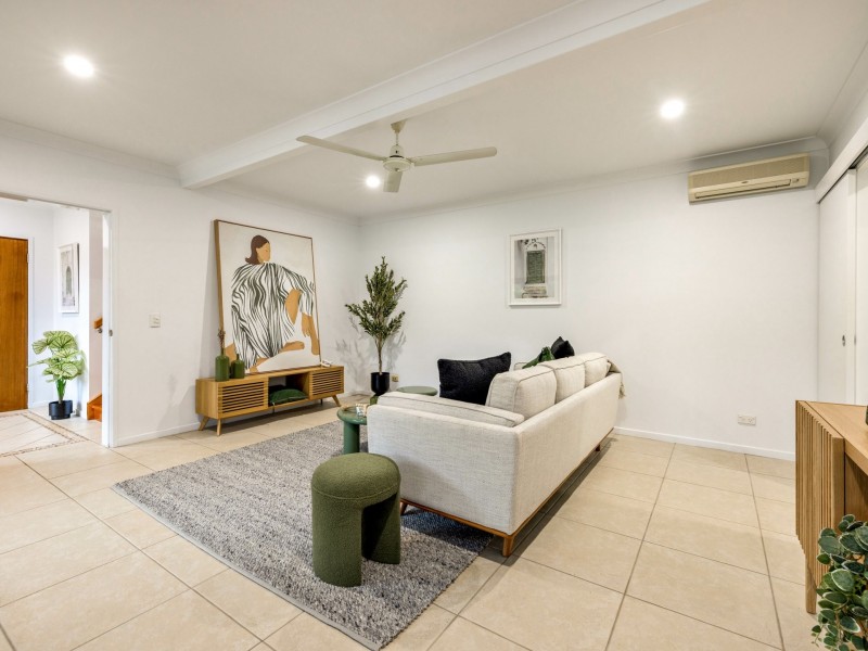 4 Fallon Close, Brinsmead QLD 4870