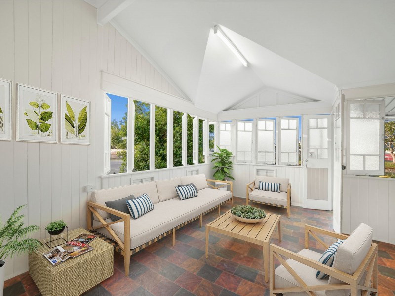 19 Law Street, Cairns North QLD 4870