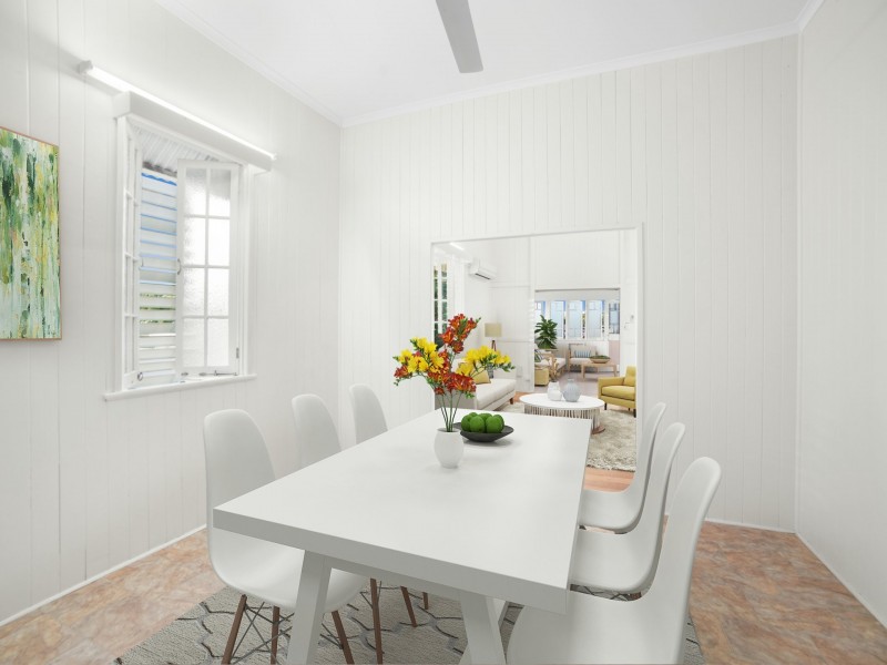 19 Law Street, Cairns North QLD 4870