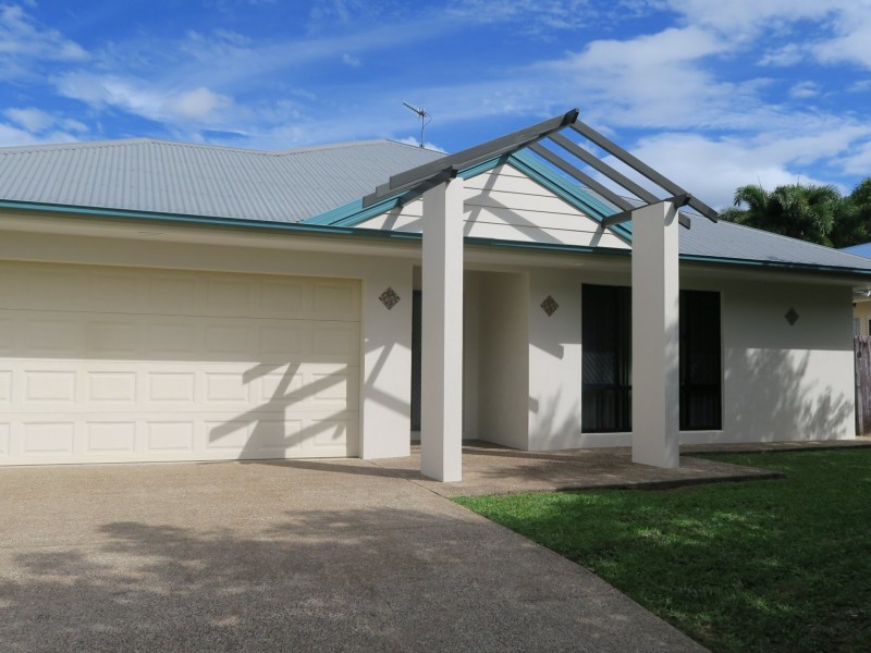 2 Aroona Street, Caravonica QLD 4878