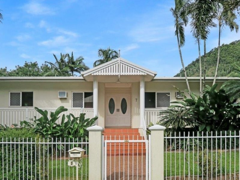 7 Robin Close, Bayview Heights QLD 4868