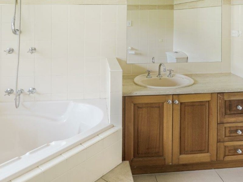 7 Robin Close, Bayview Heights QLD 4868