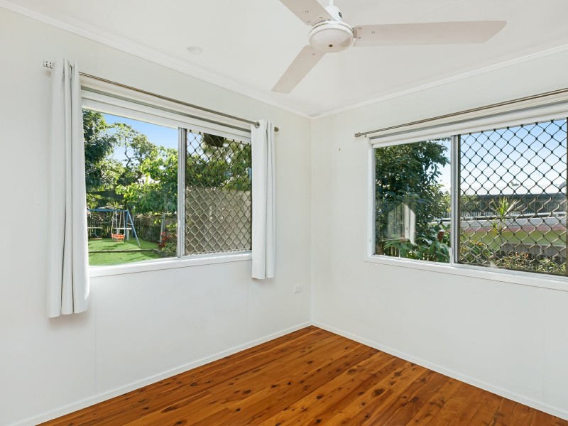 18 McGregor Street, Manoora QLD 4870