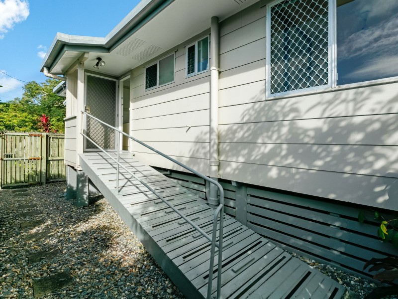 18 McGregor Street, Manoora QLD 4870