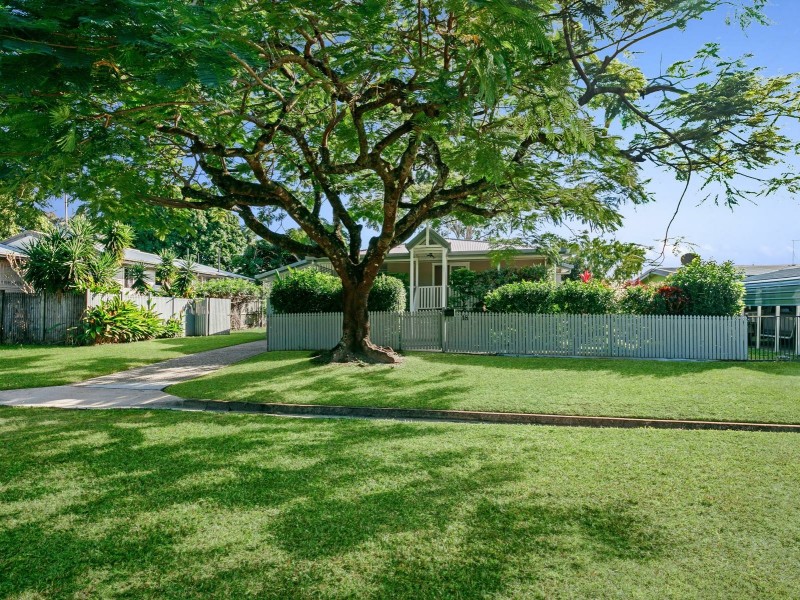 18 McGregor Street, Manoora QLD 4870