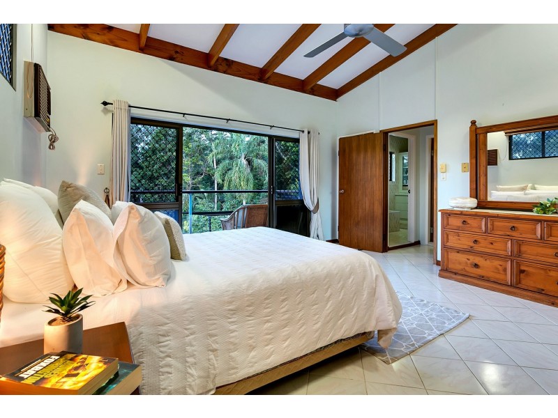 15 Slate Close, Brinsmead QLD 4870