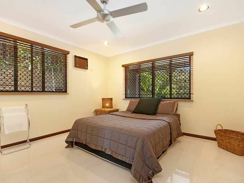 15 Slate Close, Brinsmead QLD 4870