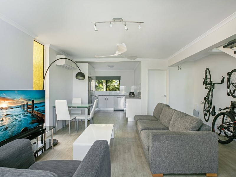 1/58-64 Mazlin Close, Edge Hill QLD 4870