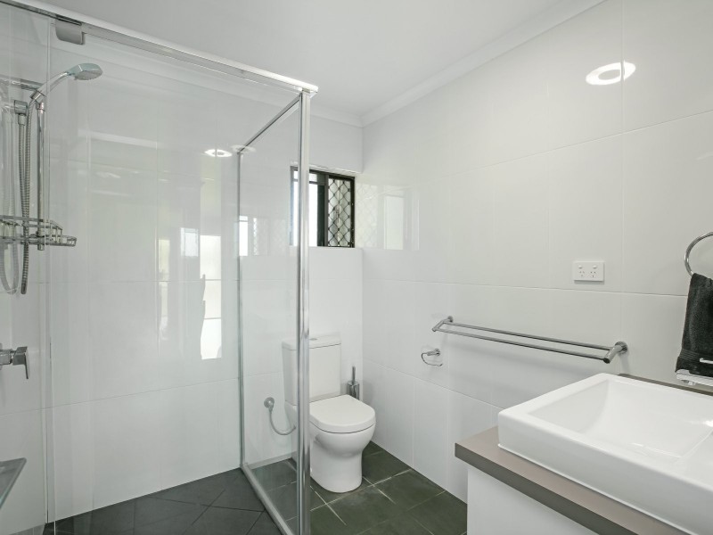 1/58-64 Mazlin Close, Edge Hill QLD 4870