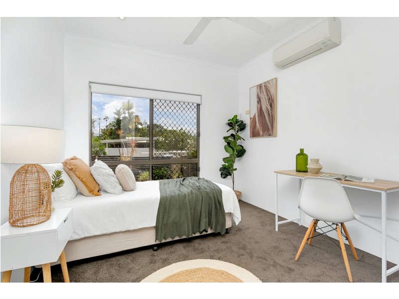 3 Iona Close, Edge Hill QLD 4870