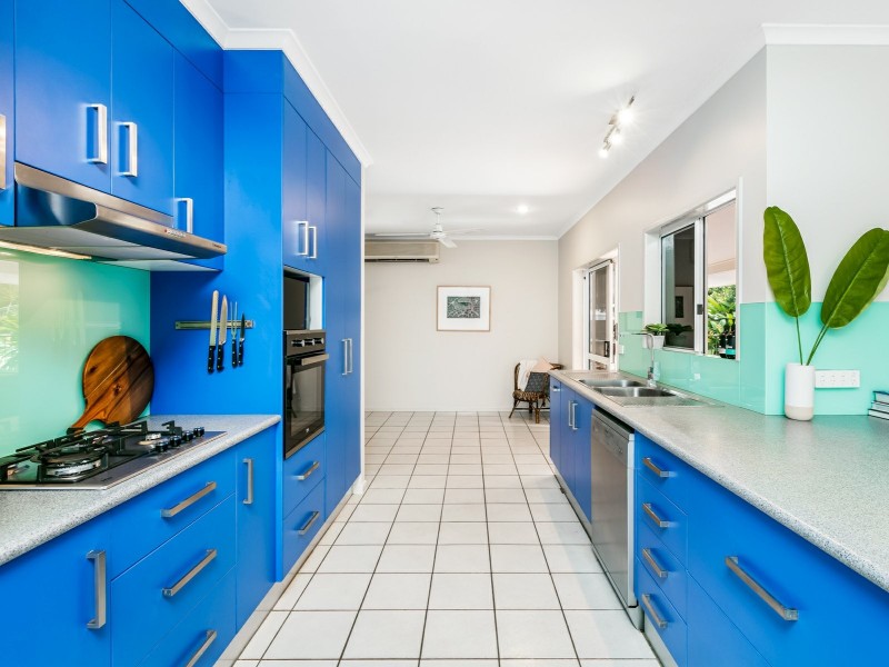 6 Mein Close, Brinsmead QLD 4870
