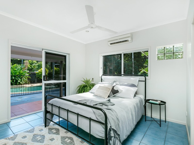 6 Mein Close, Brinsmead QLD 4870