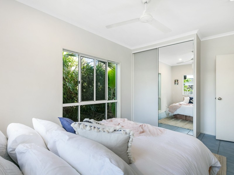 6 Mein Close, Brinsmead QLD 4870