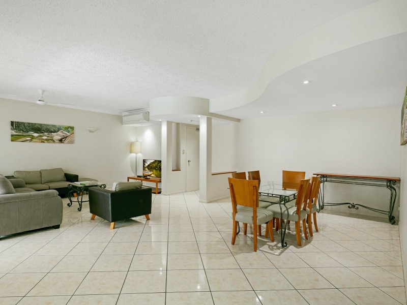 801/2 Greenslopes Street, Cairns North QLD 4870