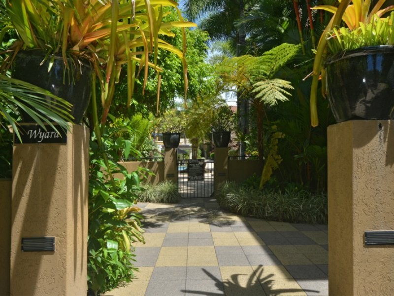 801/2 Greenslopes Street, Cairns North QLD 4870