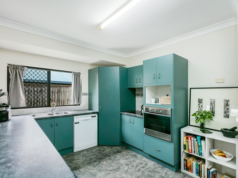 6 Brian Street, Brinsmead QLD 4870