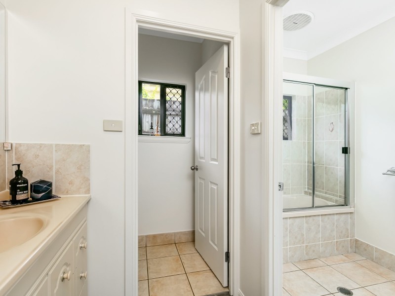 6 Brian Street, Brinsmead QLD 4870