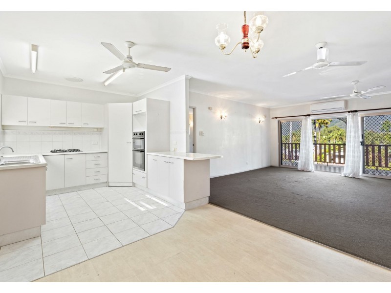 2 Guthrie Close, Bentley Park QLD 4869