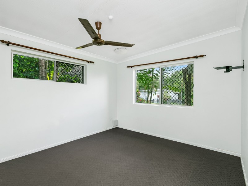 9 Bradford Street, Whitfield QLD 4870