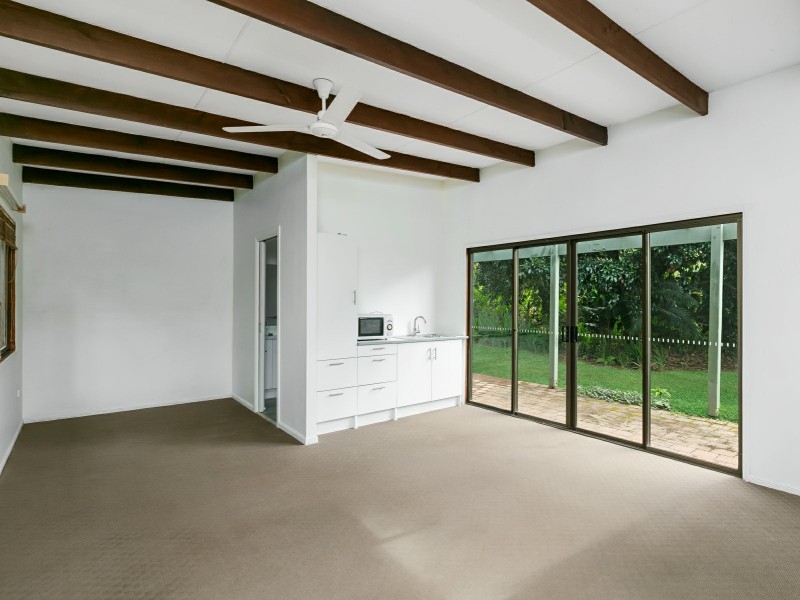9 Bradford Street, Whitfield QLD 4870