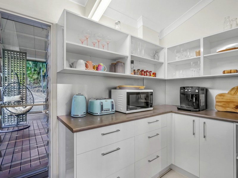 30 View Street, Brinsmead QLD 4870