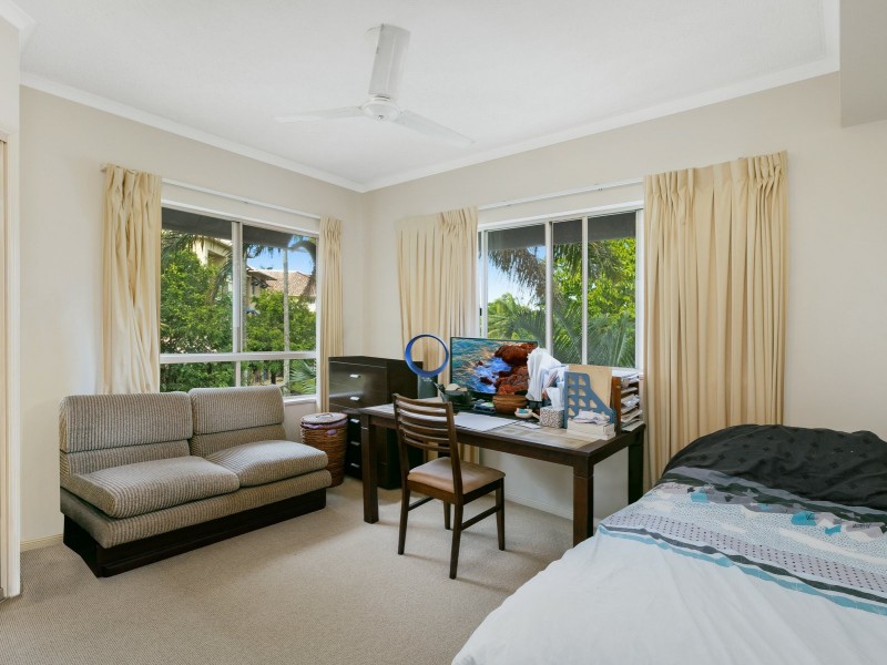 809/2 Greenslopes Street, Cairns North QLD 4870