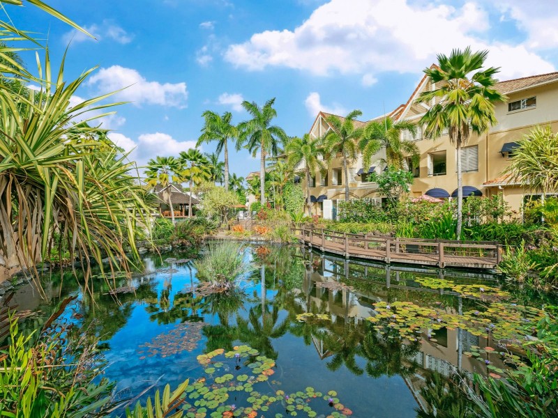 809/2 Greenslopes Street, Cairns North QLD 4870