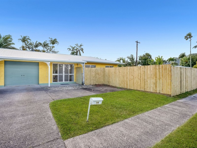 1/8 Holden Close, Whitfield QLD 4870