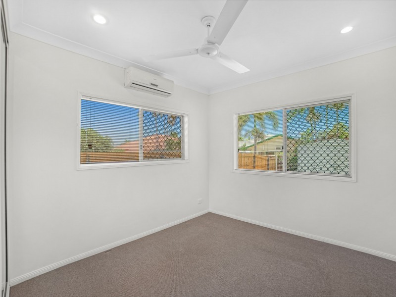 29 Bassett Street, Kanimbla QLD 4870